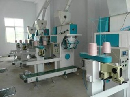 小型半自動(dòng)包裝機(jī)